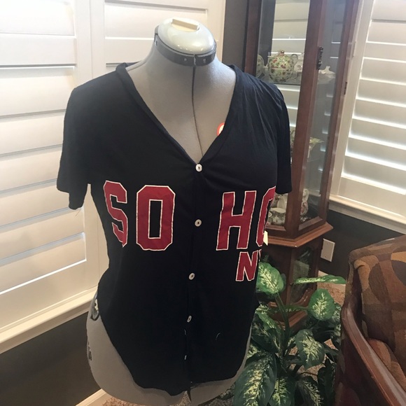 Four Girlz Tops - 💰 So Ho short sleeved shirt